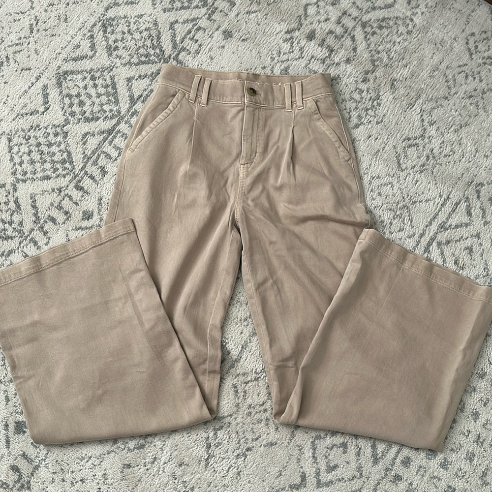 AE Dreamy Drape Stretch Super High-Waisted Baggy Wide-Leg
Trouser size 2